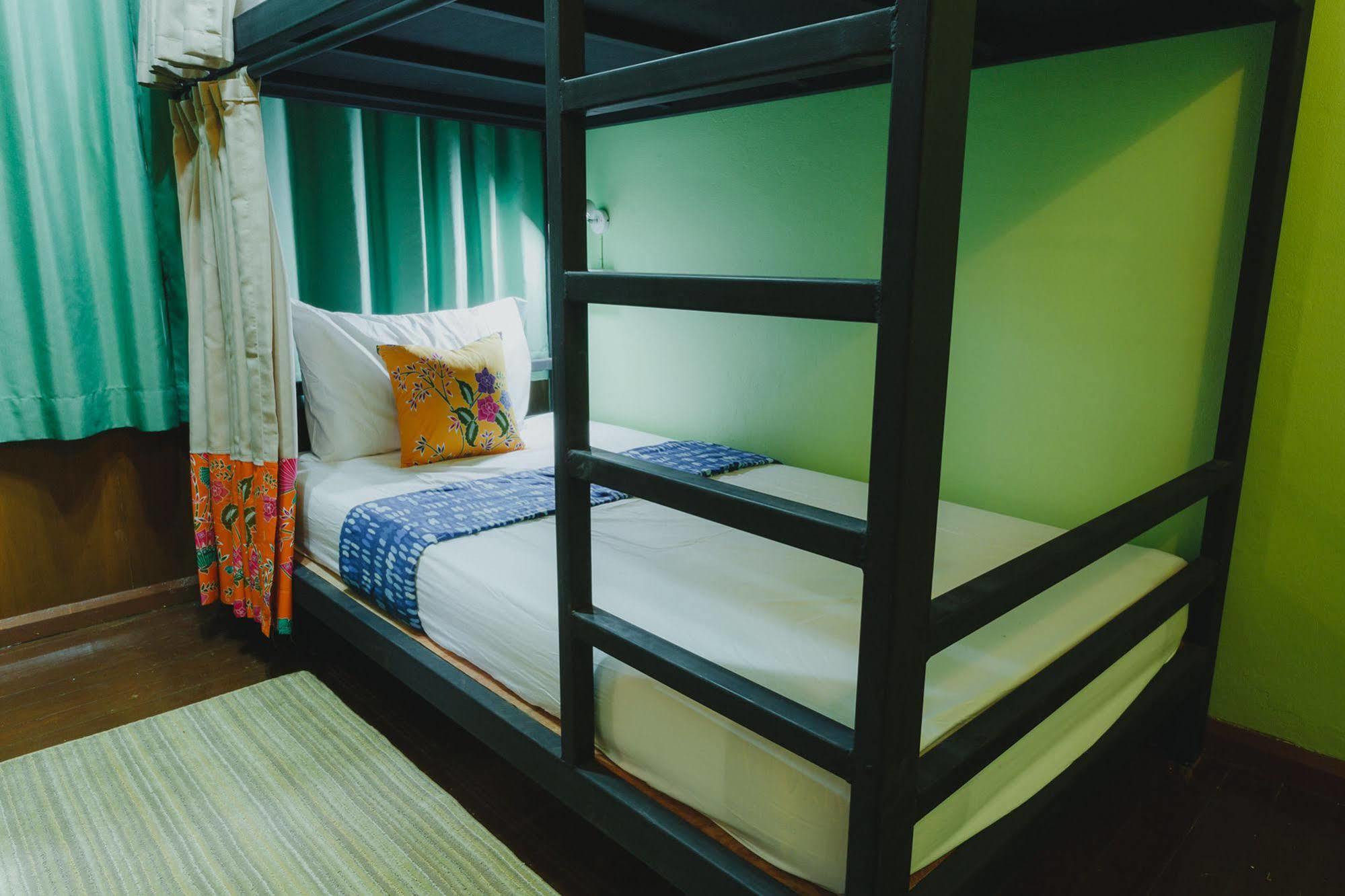 The Aree Hat Yai Hostel Екстер'єр фото