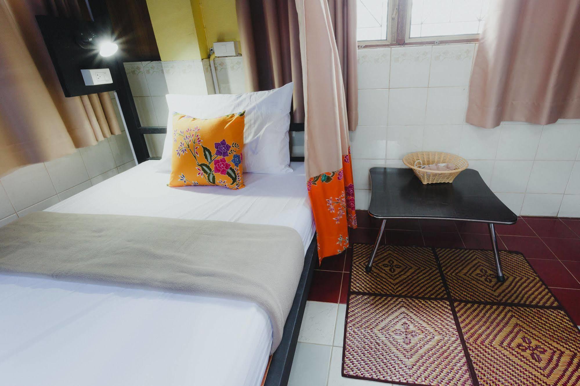 The Aree Hat Yai Hostel Екстер'єр фото