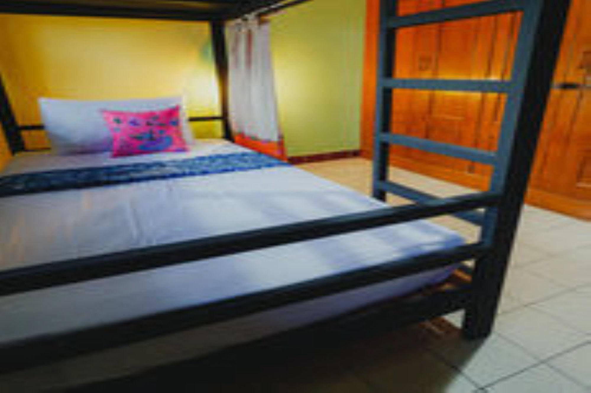 The Aree Hat Yai Hostel Екстер'єр фото